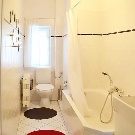 Apartment F1 - Kunst Und Design
