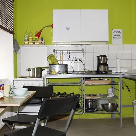 Lollis Hostel *