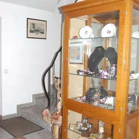 Zum Nussbaum Guest house 3*