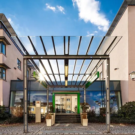 - South, An Ihg Hotell
