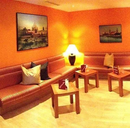 - South, An Ihg Hotell 4*
