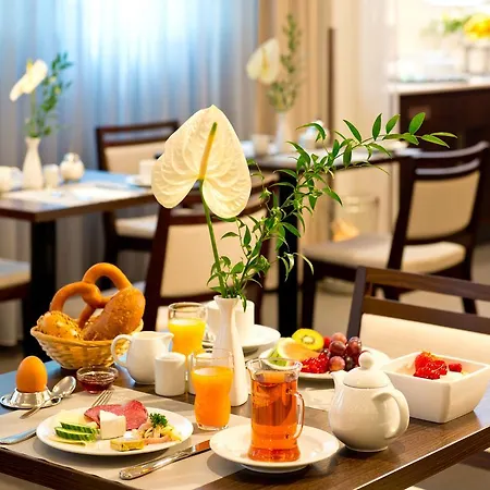 Hotel Achat Elbufer 4*