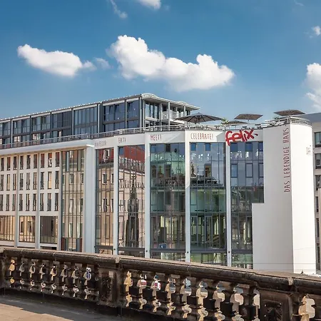 Felix Am Zwinger Aparthotel