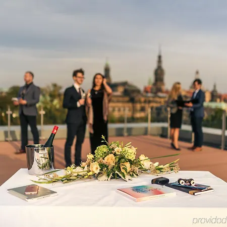 Residenz Am Zwinger Aparthotel 5*