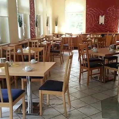 Hotell Am Bonhöfferplatz 3*