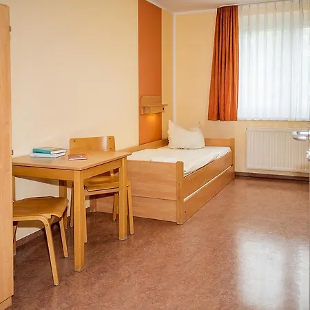 Djh - Jugendgästehaus Hostel