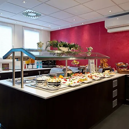 Hotel Achat Elbufer 4*