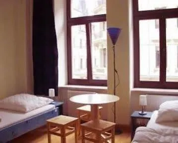 Mondpalast Hostel *