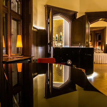 Schloss Eckberg 4*