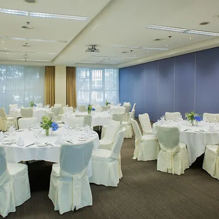 Nh Neustadt Hotel 4*