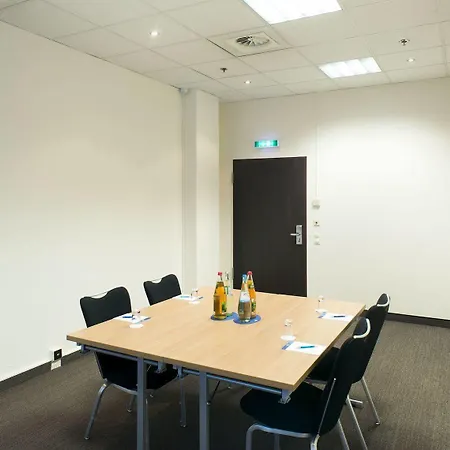 Hotel Nh Neustadt 4*