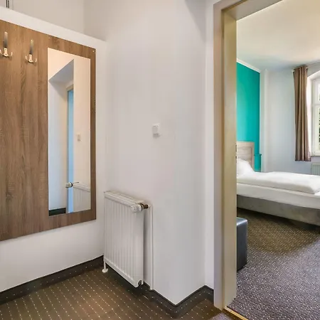 Hotell Am Bonhöfferplatz 3*