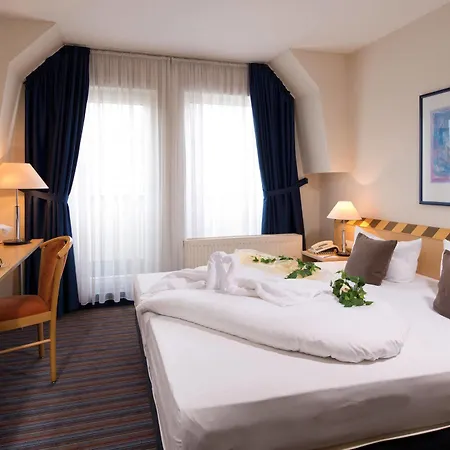 Achat Elbufer Hotel 4*