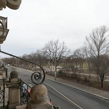 Bischof Am Alaunpark, Neustadt Apartment