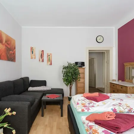 Residenz: Spacious For Groups Up To 6 Apartment *