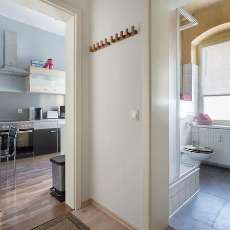 Residenz: Spacious For Groups Up To 6 Apartment