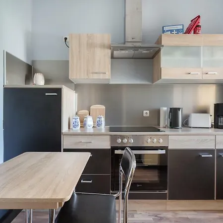 Apartment Residenz: Spacious For Groups Up To 6