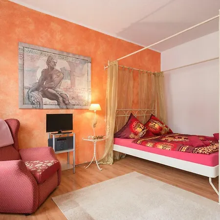 Residenz: Spacious For Groups Up To 6 Apartment