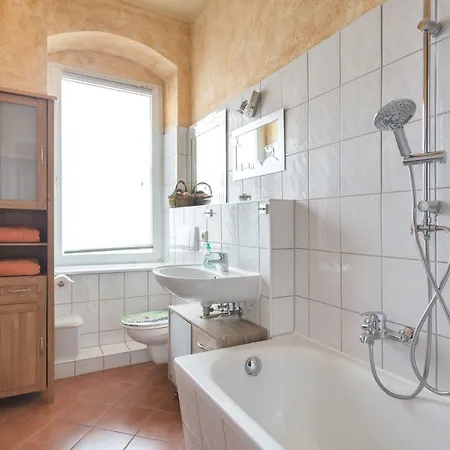 Residenz: Spacious For Groups Up To 6 Apartment *