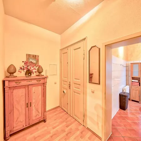Residenz: Spacious For Groups Up To 6 *