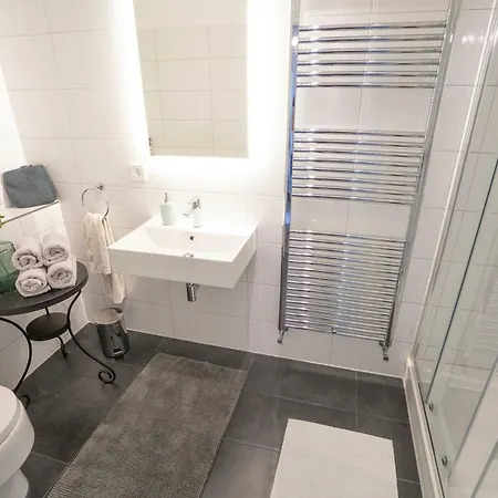 Golding - Flat 1 Dresden