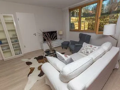 Kuegelgenstrasse 1 Apartment
