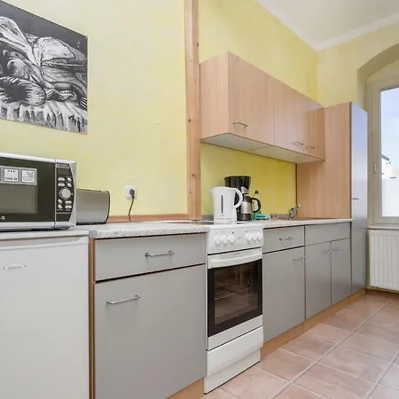 Residenz: Spacious For Groups Up To 6 Apartment