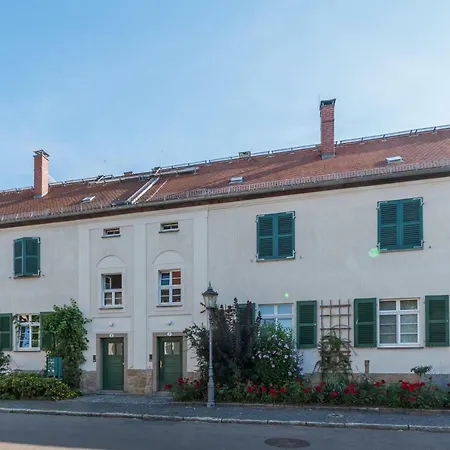 Zentrale Ferienwohnung In Gruna Im Dg *