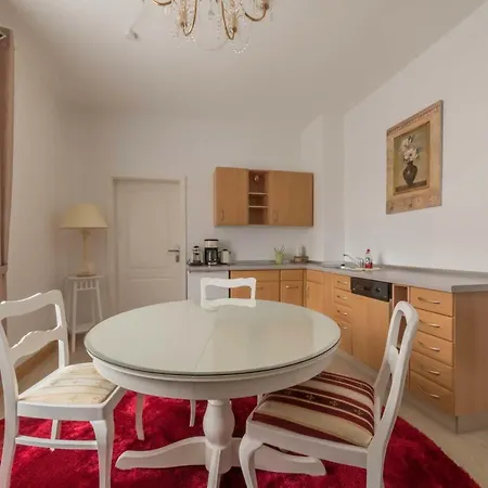 Zentrale Ferienwohnung In Gruna Im Dg Dresden