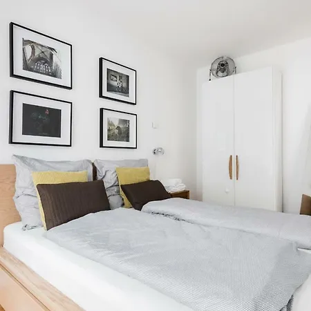 Modern Living In Neustadt Apartment Dresden