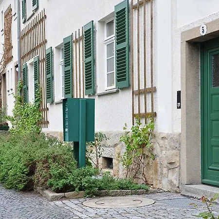 Zentrale Ferienwohnung In Gruna Im Dg