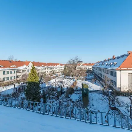Zentrale Ferienwohnung In Gruna Im Dg