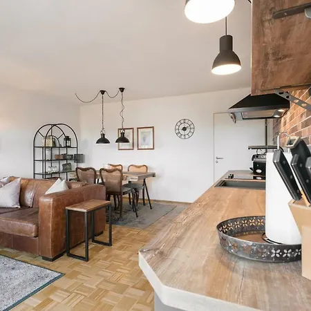 Henry Apartment