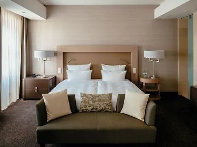 Townhouse Hotel 5*