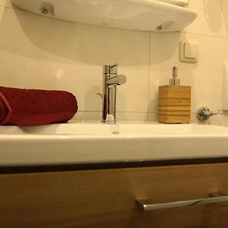 / Flat / Im Herzen Von Dresden