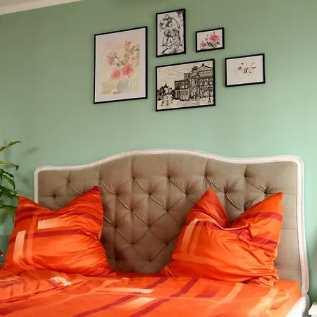 / Flat / Im Herzen Von Apartment