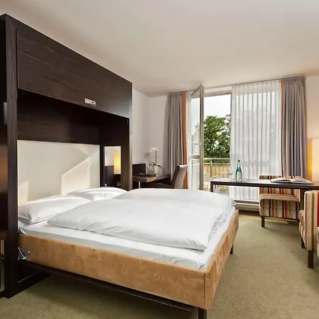 Radisson Blu Park & Conference Centre 4*