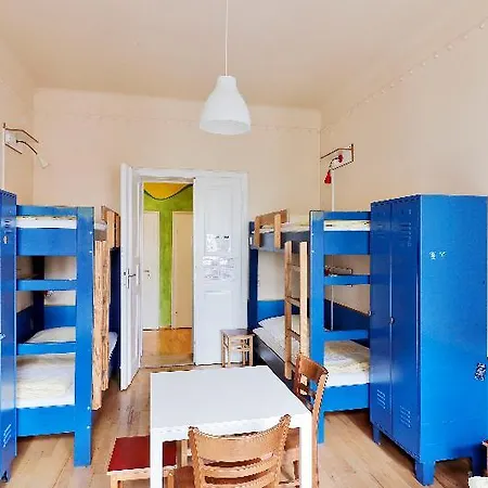 Hostel Mondpalast