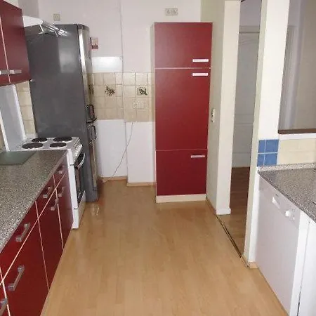 Sehr-schoene-4-raum-maisonette-fewo-mit-110qm-balkon-zentral-preiswert-t7 Apartmán *