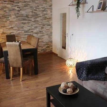 Apartment Zentralgelegene 4-raum Bis 8 Pers.