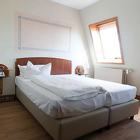 Hotel Am Blauen Wunder 3*