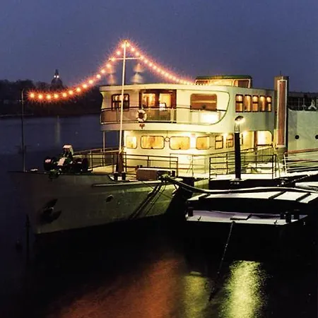 Hotel Cvjm Schiff