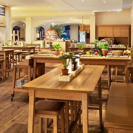 Amedia Plaza Dresden, Trademark Collection By Wyndham 4* Dresden