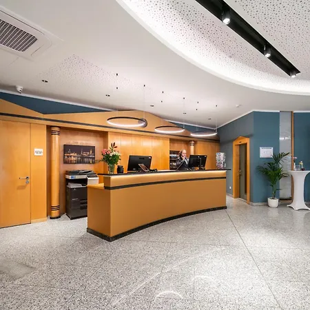 Apartahotel Azimut 4*