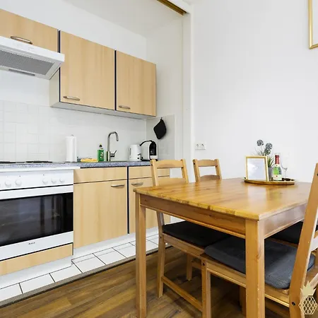 Pineapple Mitte - Free Parking Apartment *