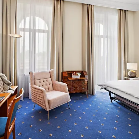 Bayerischer Hof 4*