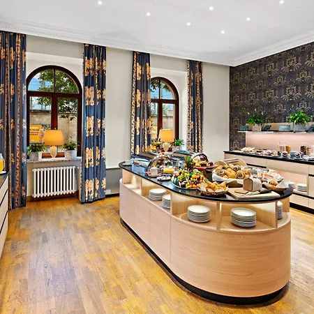 Bayerischer Hof 4*
