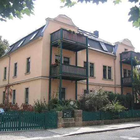- Haus Luna Apartment