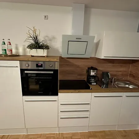 Apartamento Im Zentrum Der Dresdner Neustadt Mit Aussenstellplatz