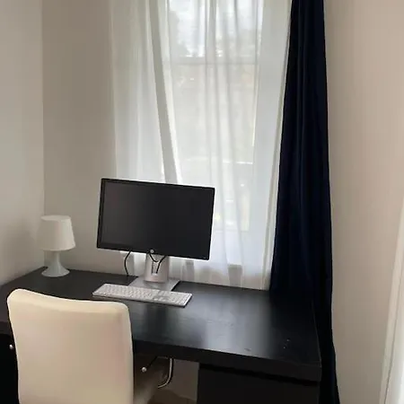 Studio-apartment Mit Balkon Apartamento *